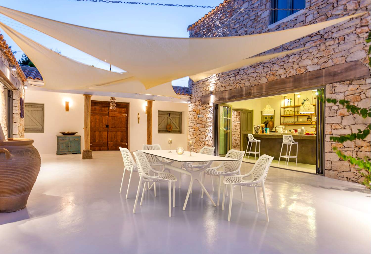 Siesta Outdoor Dining Setting with 6 Siesta Air Chair White | Office Furniture Designs